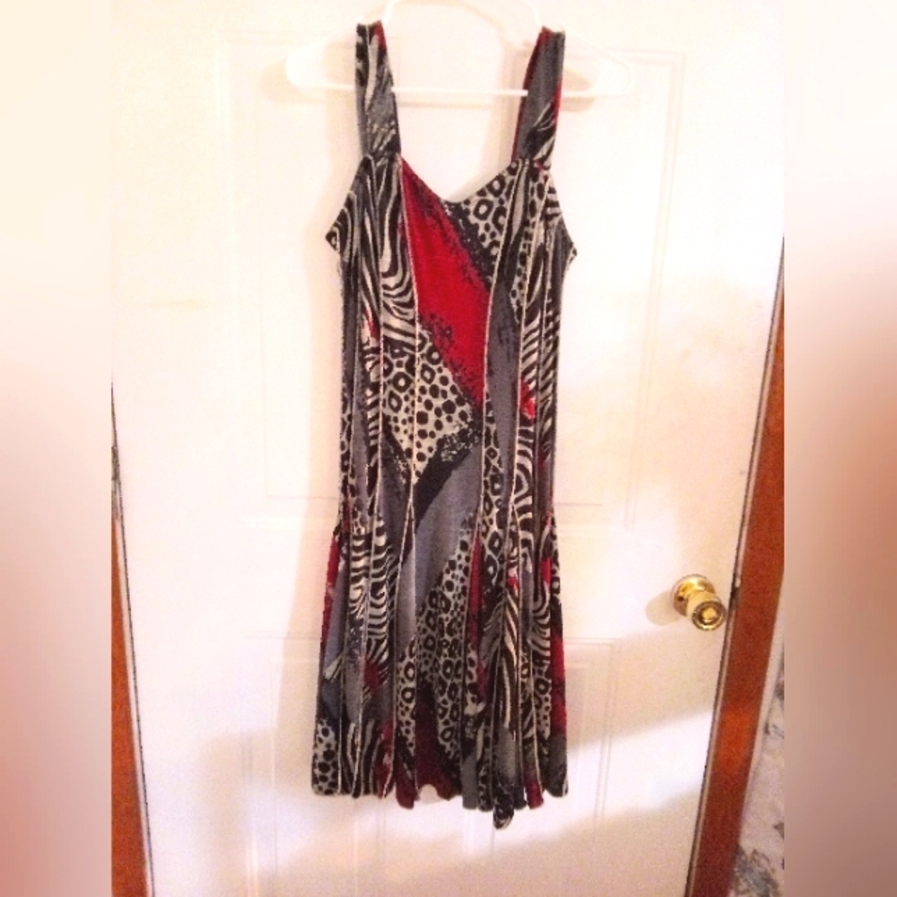 Stylish Bali Red and Black Patterned Dress Size 6